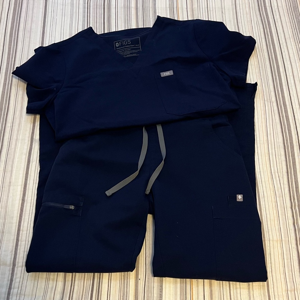 FIGS Navy Scrub Set XS/P Top XXS/P Straight Leg Pants